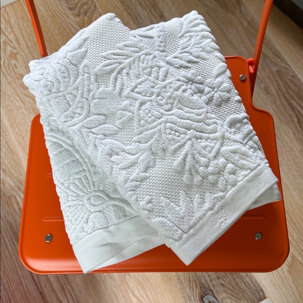 Anthropologie White Jaquard Towel Set of 2: Hand Towel & Bath Towel